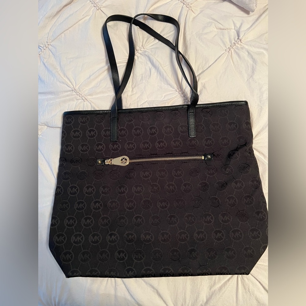 Michael Kors Signature Tote